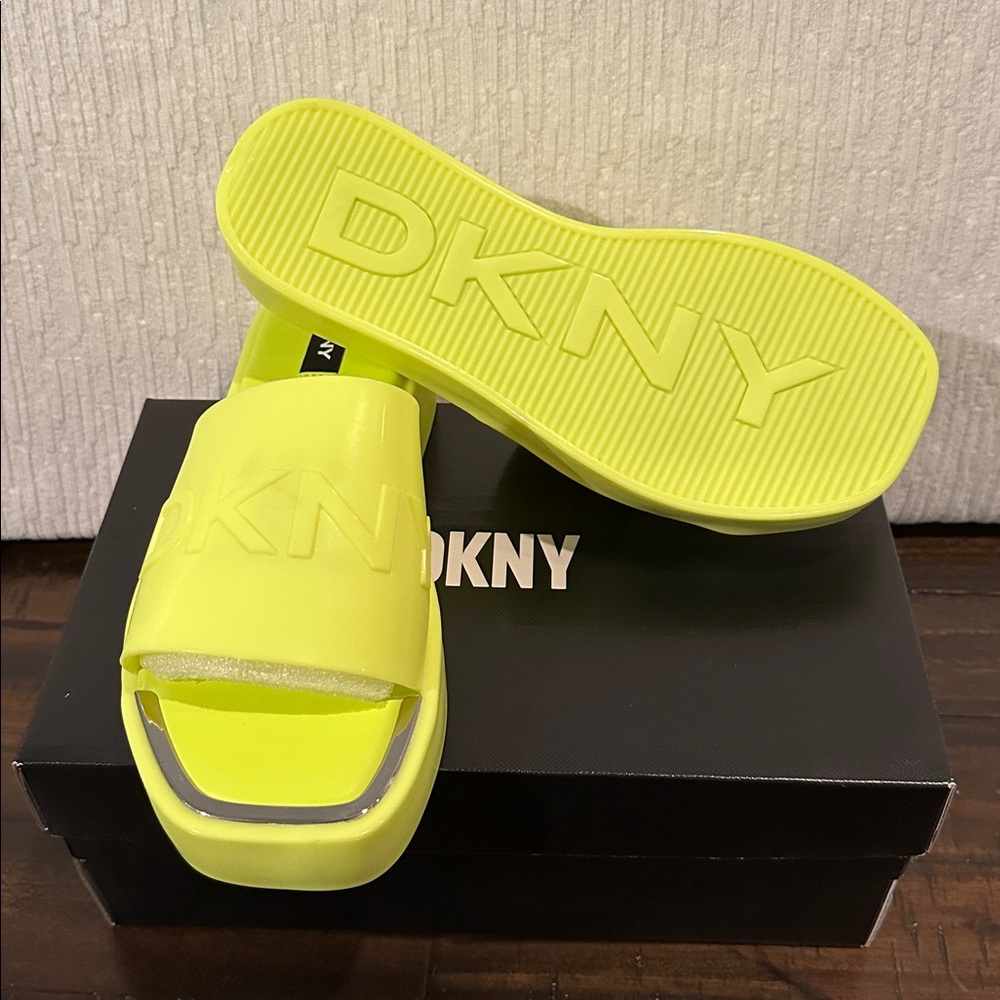 DKNY Vibrant Yellow Platform Slide Sandals NIB - Picture 3 of 4